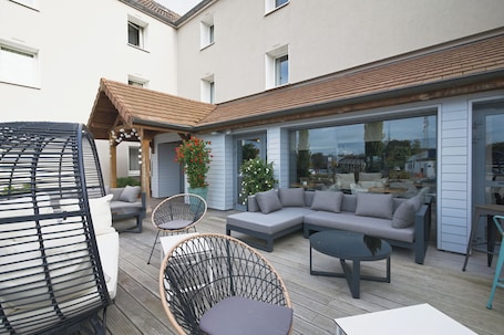 Terrace/patio. Le Konine