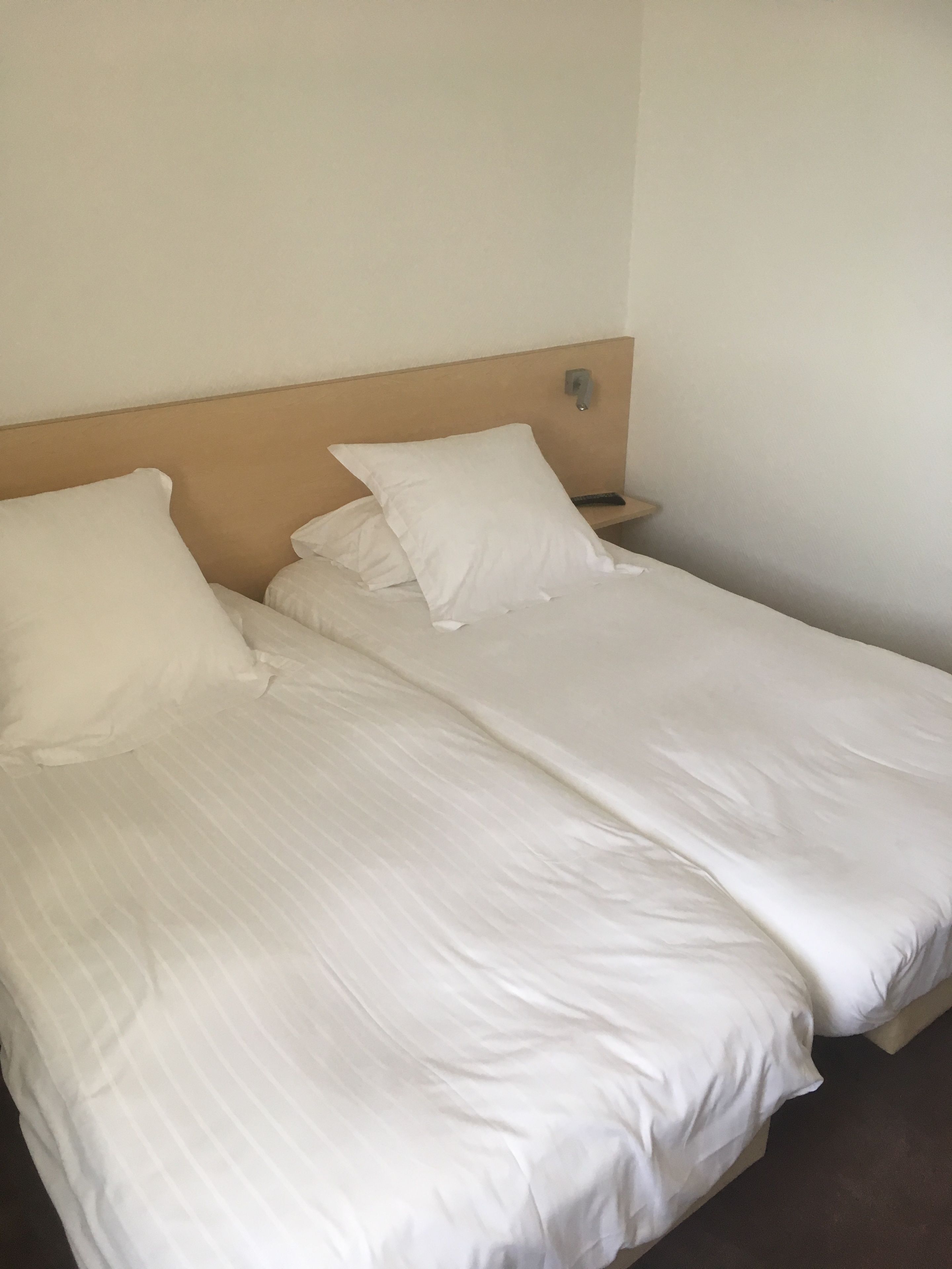 Rideaux occultants, chambres insonorisées, Wi-Fi gratuit, draps fournis