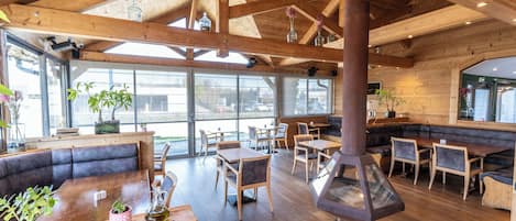 Se sirven comidas y cenas