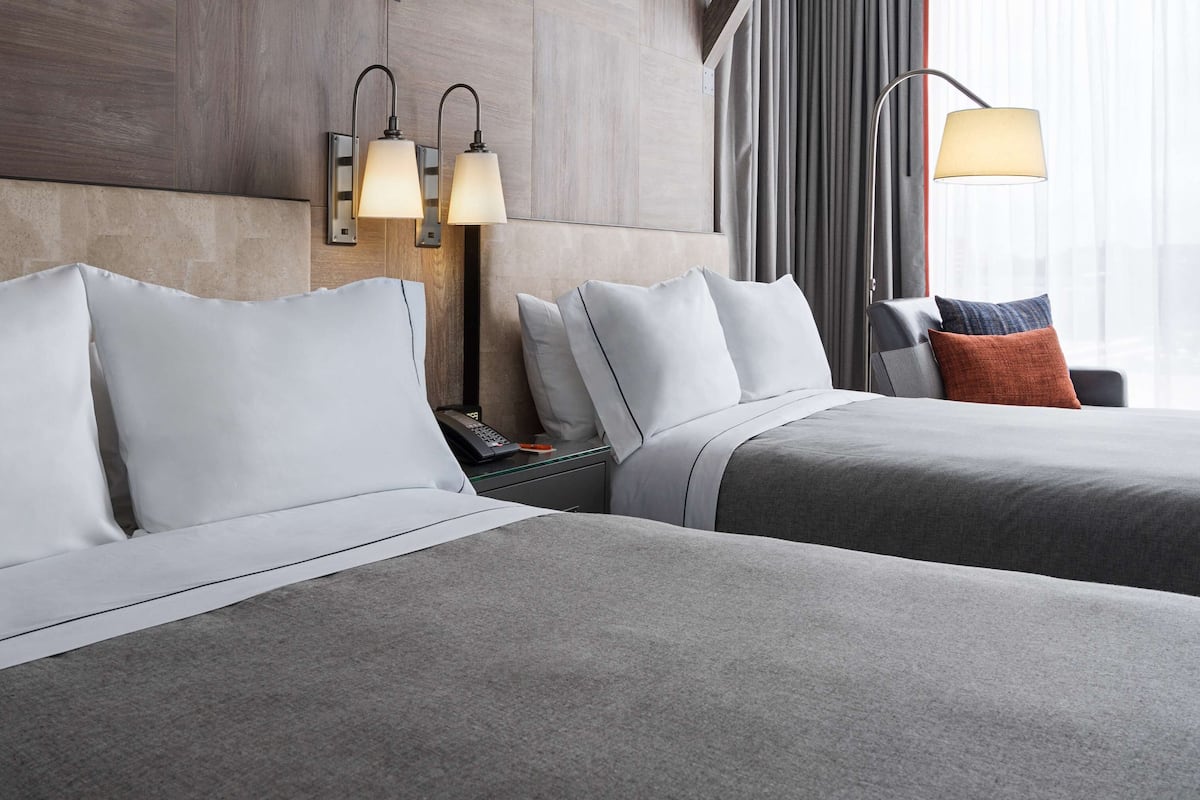 Premium bedding, in-room safe, desk, laptop workspace