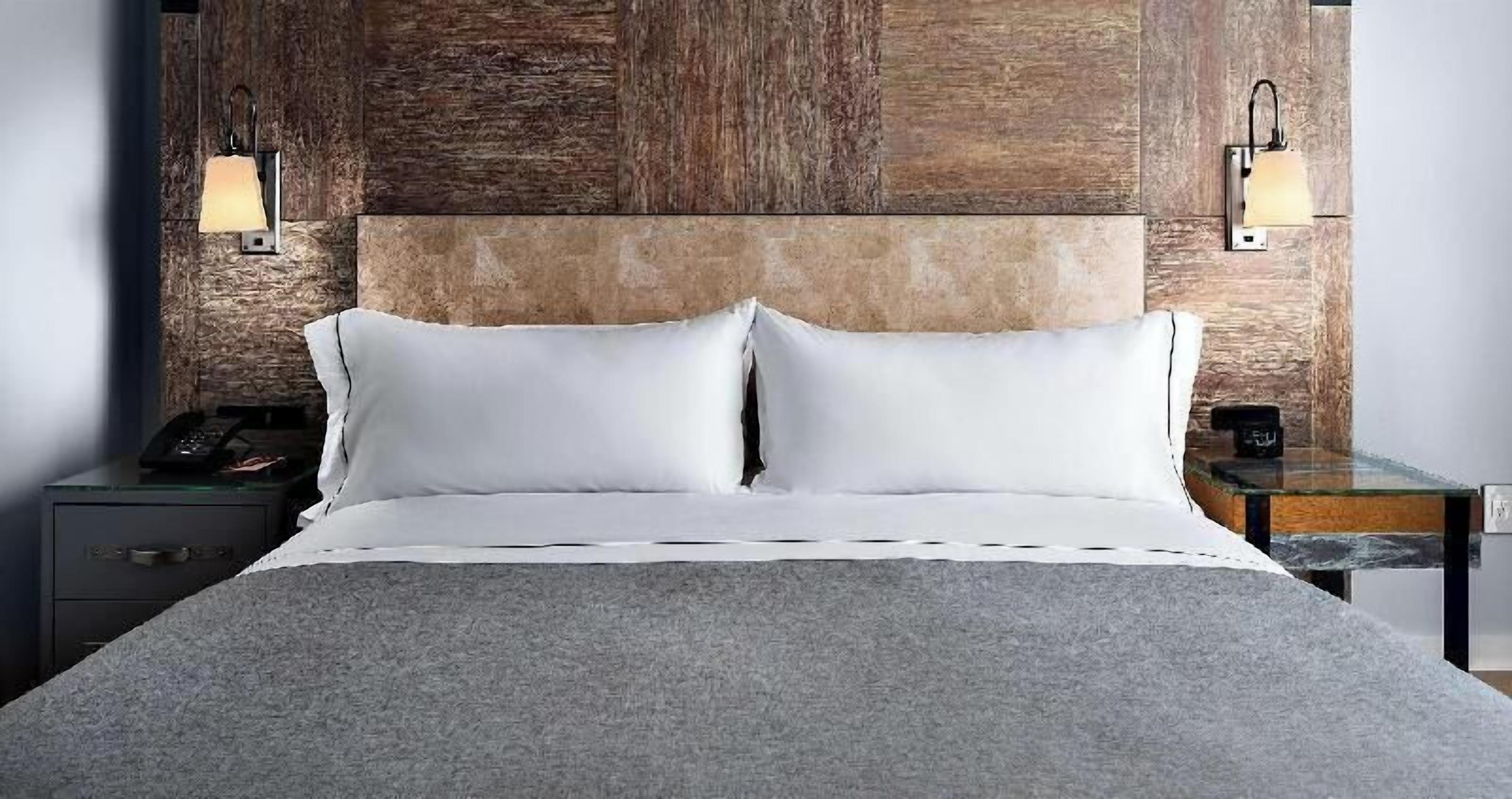 Premium bedding, in-room safe, desk, laptop workspace