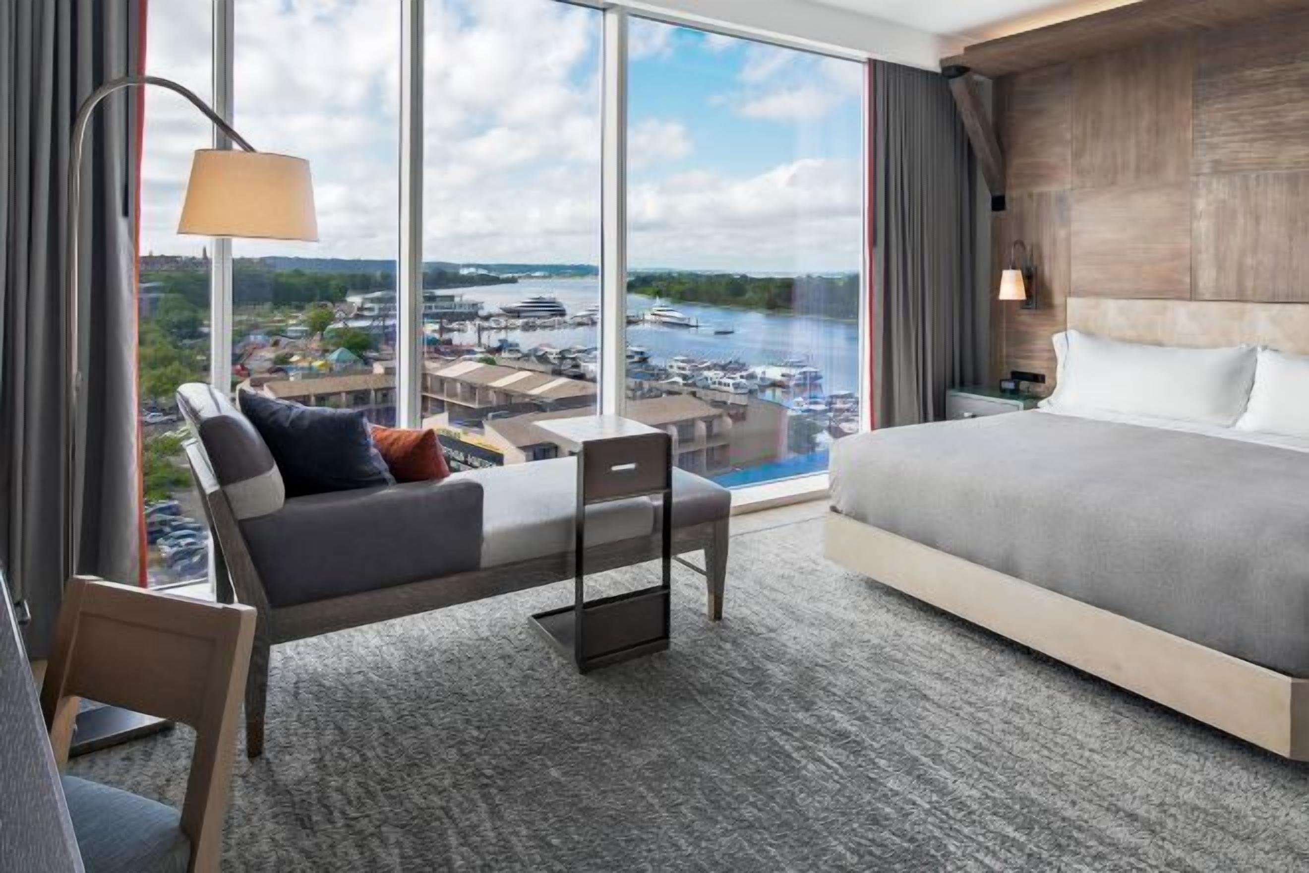 Literie de qualité supérieure, coffres-forts dans les chambres, bureau