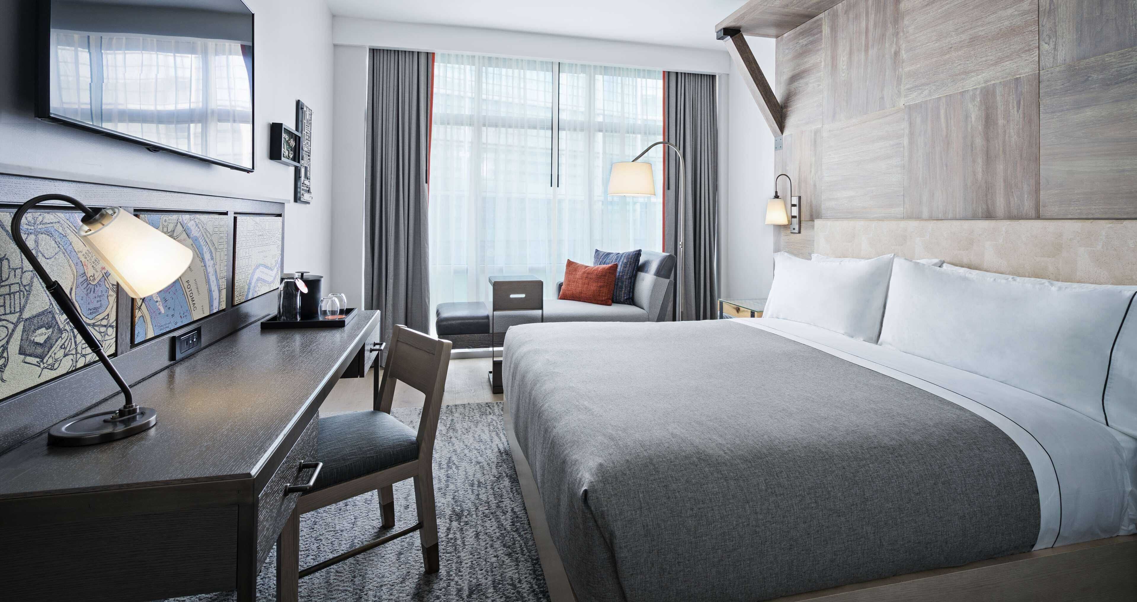 Premium bedding, in-room safe, desk, laptop workspace