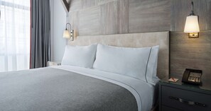 Premium bedding, in-room safe, desk, laptop workspace - Canopy by Hilton Washington DC The Wharf (Washington)