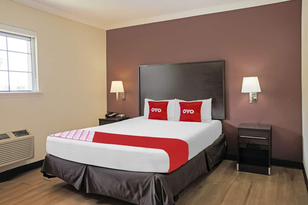 Suite, 2 Bedrooms | 1 bilik tidur, meja, seterika/papan seterika, Wi-fi percuma