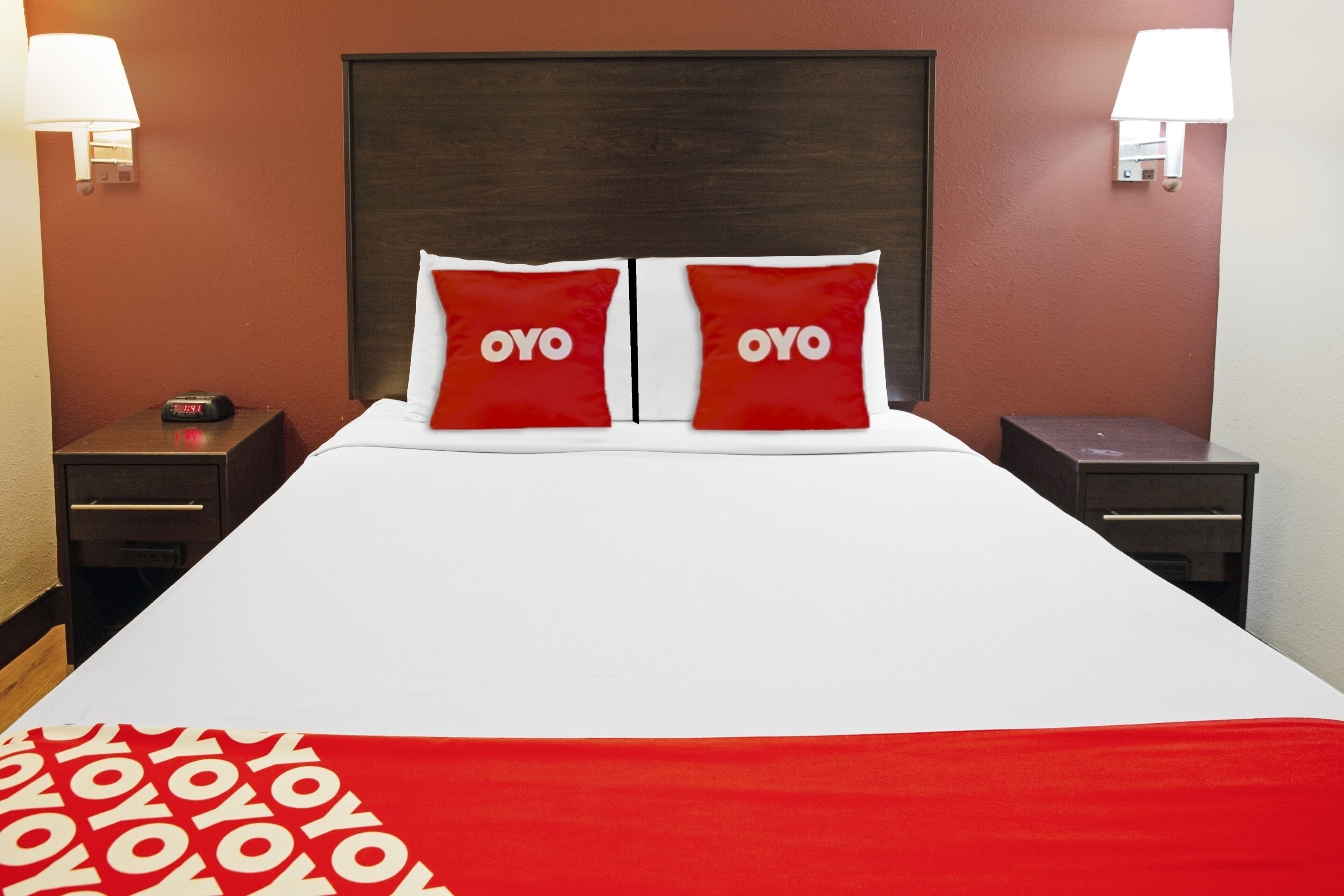 Room, 1 Queen Bed | Desk, iron/ironing board, free WiFi, bed sheets