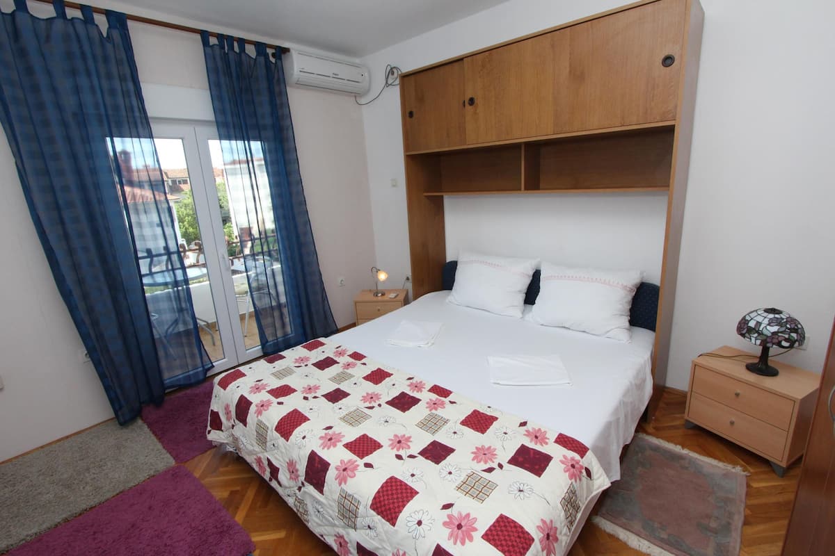 Appartamento, 1 camera da letto, balcone | Ferro/asse da stiro, Wi-Fi gratuito, lenzuola