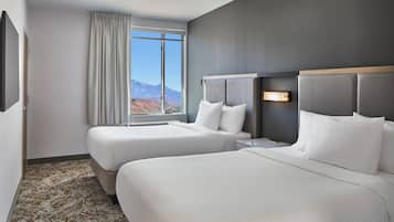 Hochwertige Bettwaren, Zimmersafe, Schreibtisch