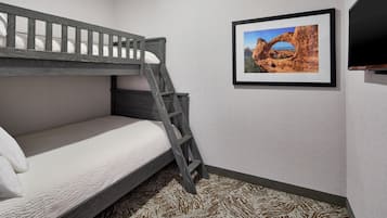 Premium bedding, in-room safe, desk, laptop workspace