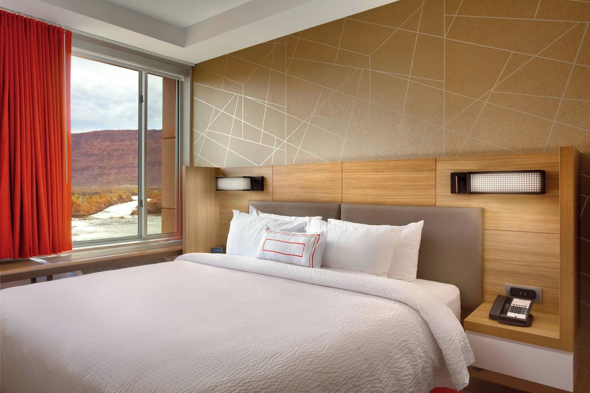 Family Suite, 1 Double Bed | 1 bedroom, premium bedding, in-room safe, desk