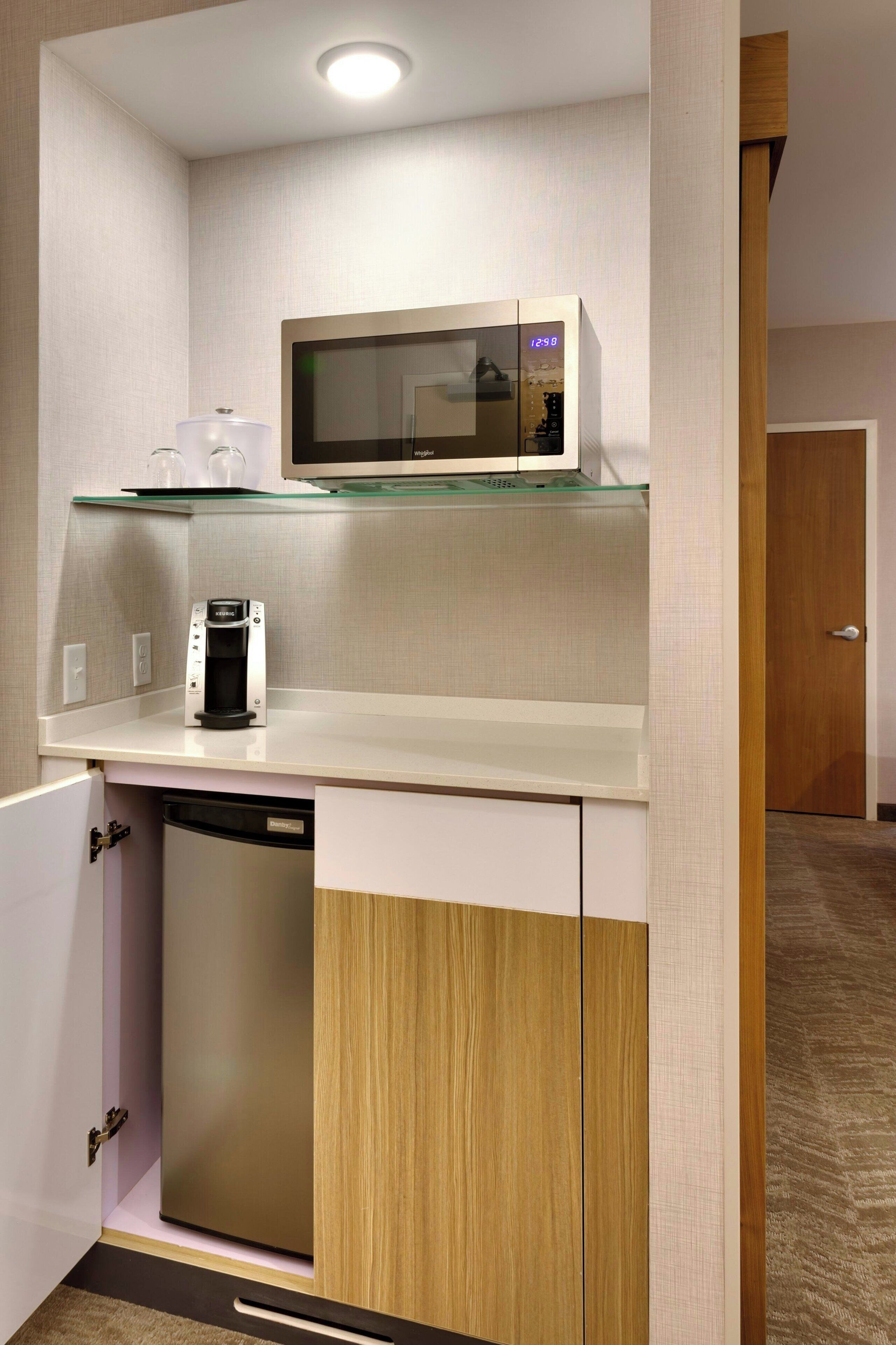 1 bedroom, premium bedding, in-room safe, desk