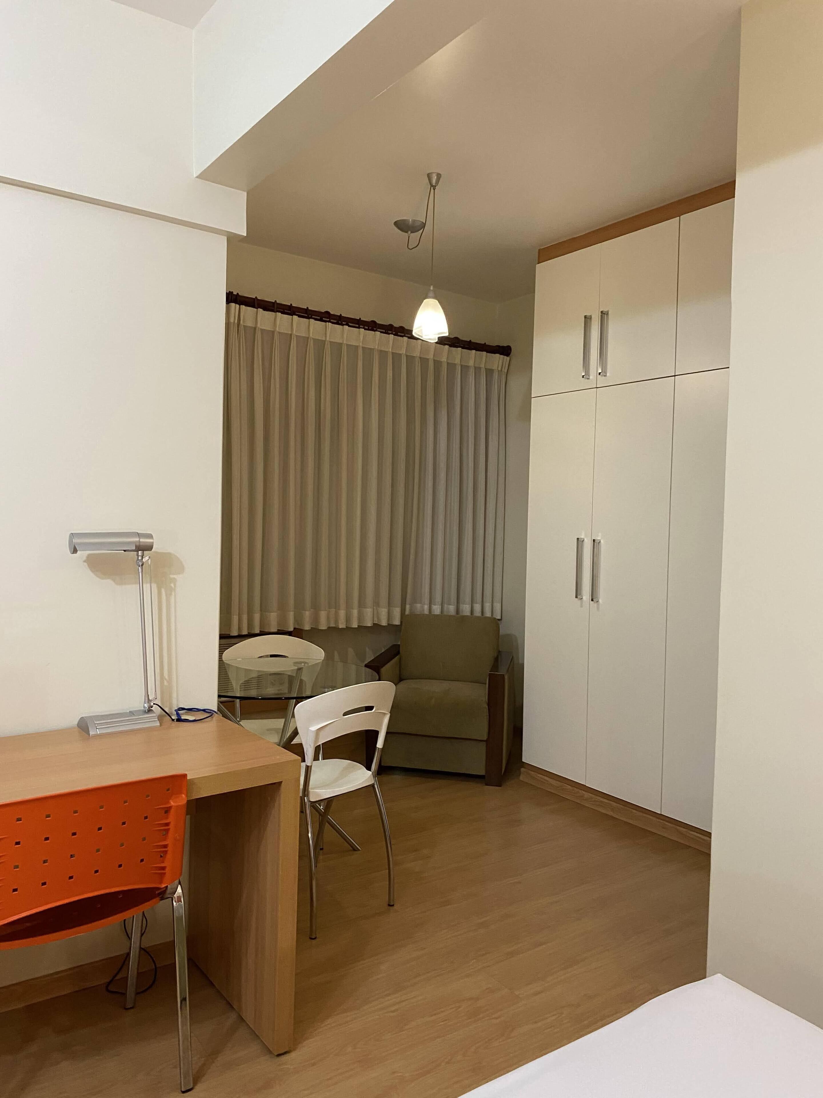 deluxe triple room | minibar, in-room safe, blackout curtains, soundproofing