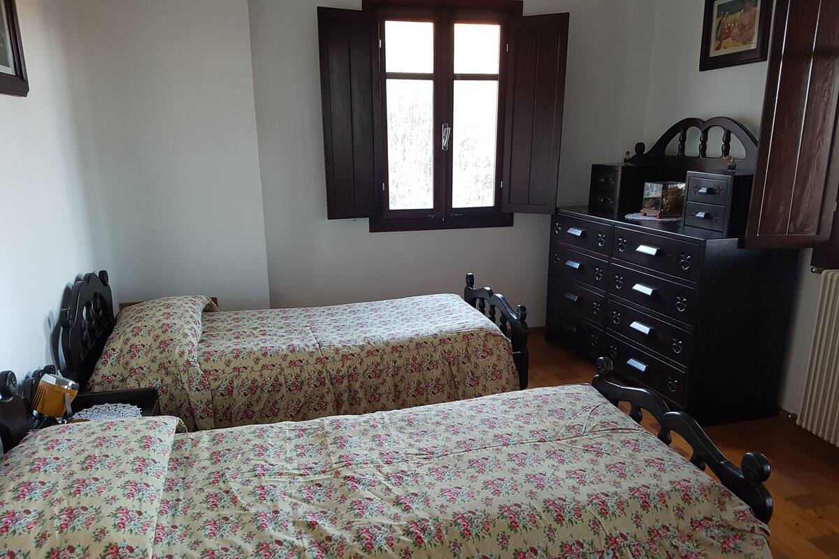 Double or Twin Room, Shared Bathroom