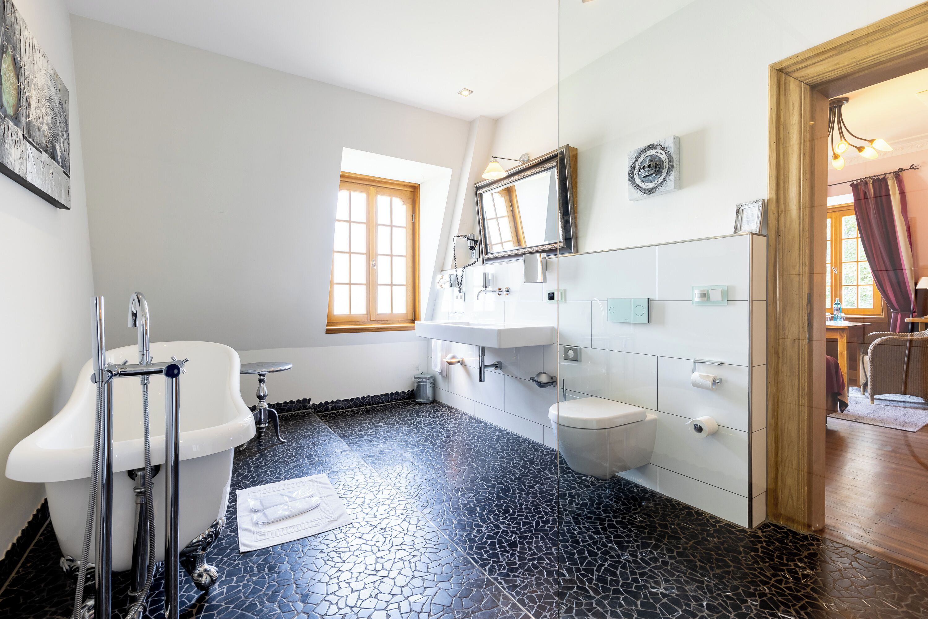 comfort double room (paulus) | bathroom | free toiletries, hair dryer, bathrobes, slippers