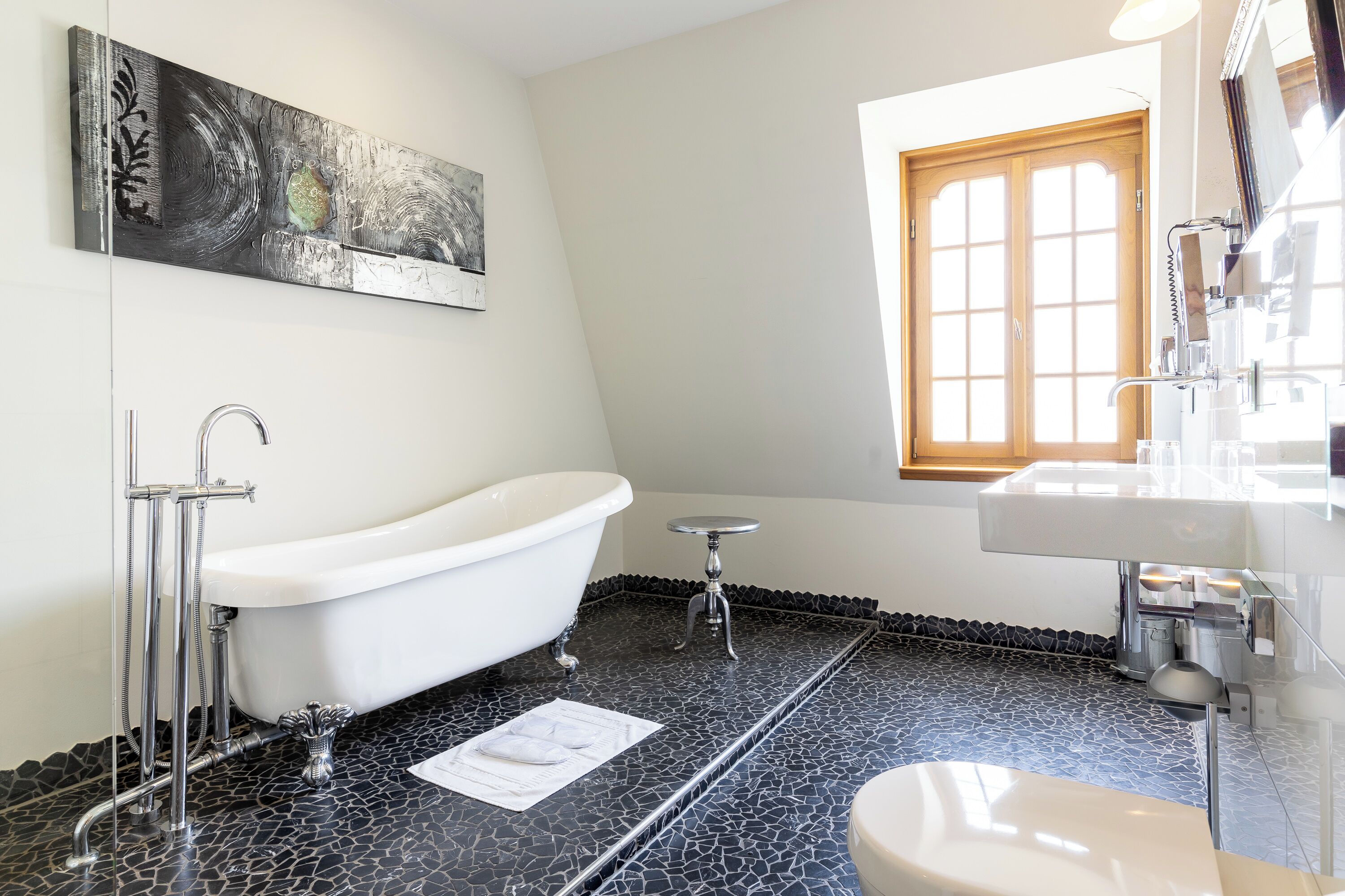 comfort double room (paulus) | bathroom | free toiletries, hair dryer, bathrobes, slippers