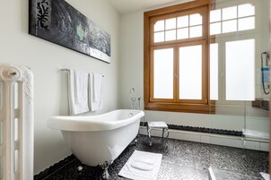 Quarto casal luxo (Beletage) | Roupas de cama antialérgicas, frigobar, cofres nos quartos