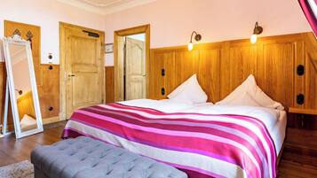 Comfort Double Room (Paulus) | 1 bedroom, hypo-allergenic bedding, minibar, in-room safe