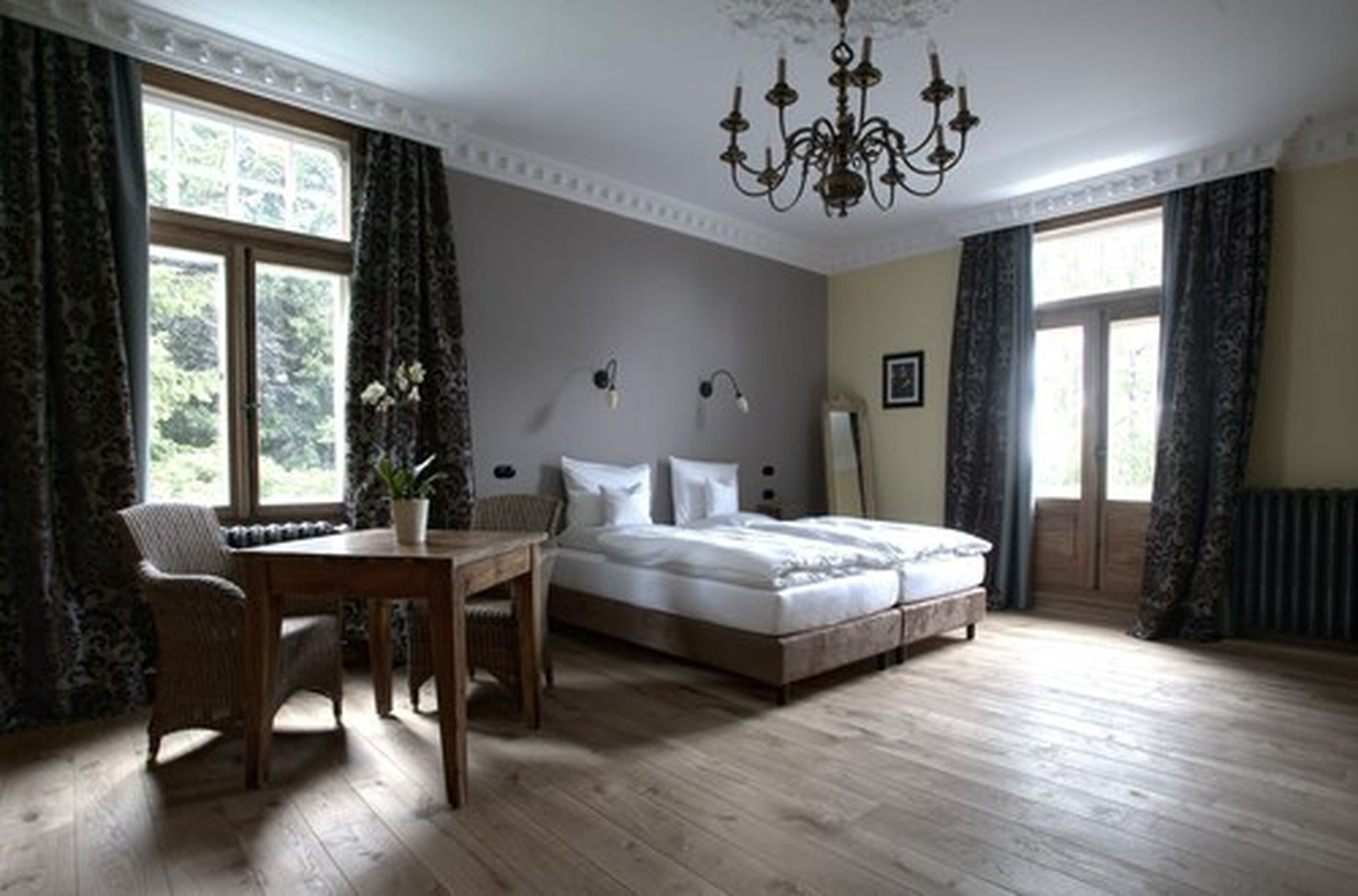 Ropa de cama hipoalergénica y minibar 