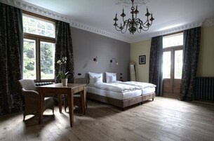 Hypo-allergenic bedding, minibar, in-room safe, individually decorated