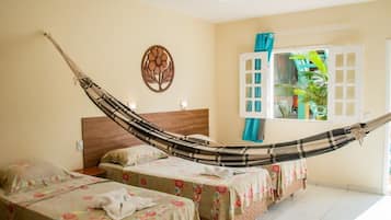 Phòng 3 | Minibar, két bảo mật tại phòng, bàn, màn/rèm cản sáng