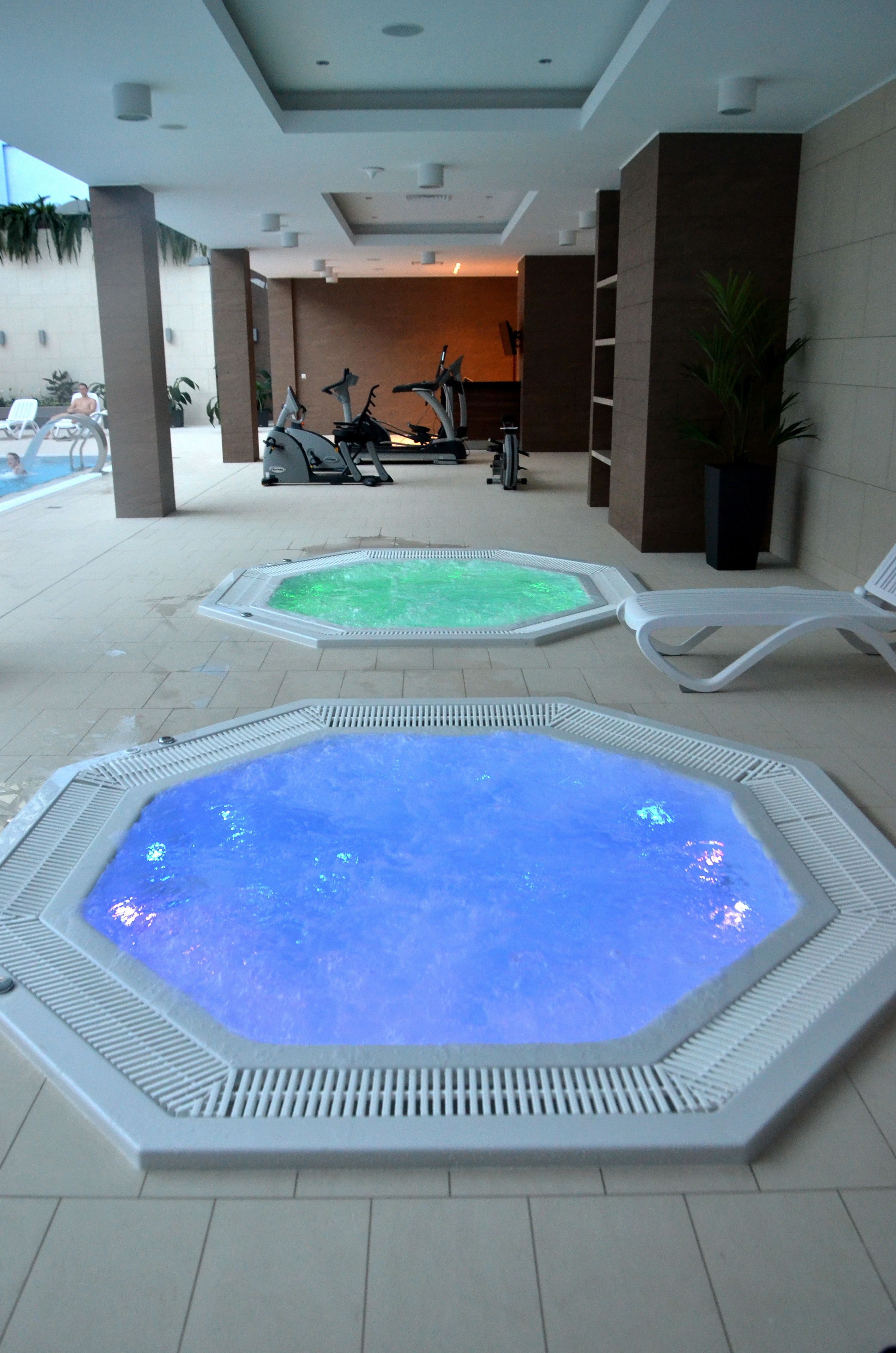 sauna, turkish bath/hammam, body treatments, hot stone massages