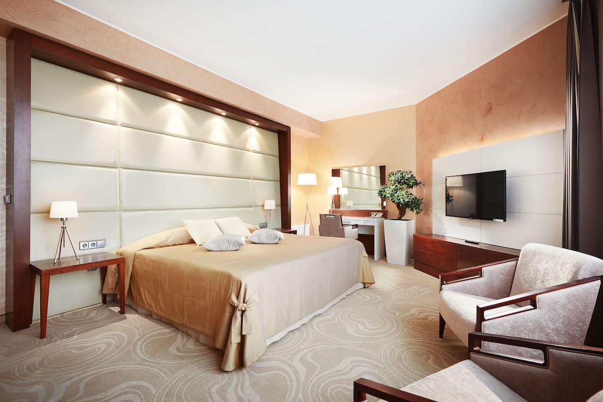 apartment with aquazone access | in-room safe, desk, soundproofing, iron/ironing board