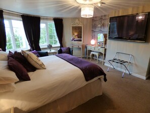 Desk, free WiFi, bed sheets