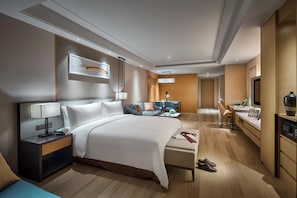 Deluxe Studio | 1 bedroom, down duvets, free minibar items, in-room safe