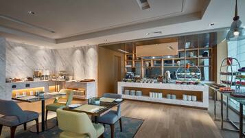 Café da manhã com buffet todos os dias (CNY 120 por pessoa)