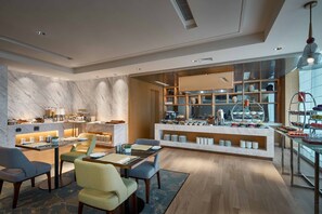 Desayuno buffet diario (CNY 120 por persona)