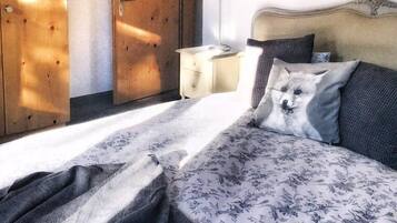 Apartemen, 2 kamar tidur, balkon | 3 kamar tidur dan Wi-Fi gratis