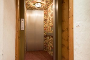 Alpehytte - 5 soveværelser - balkon - bjergudsigt | Værelsesfacilitet