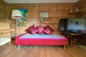 木屋, 5 間臥室, 陽台, 山景 | 客廳 | 平面電視、壁爐