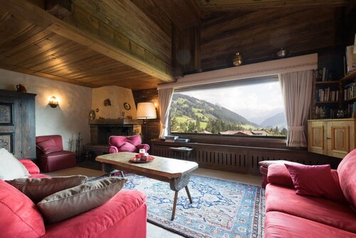 Big Luxurious Chalet in Schönried