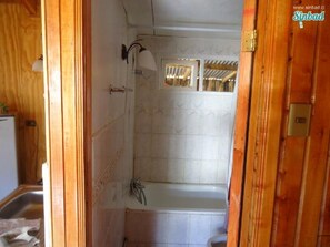 Familjebungalow - 2 sovrum - utsikt mot lagunen | Badrum | Badkar/dusch och handdukar