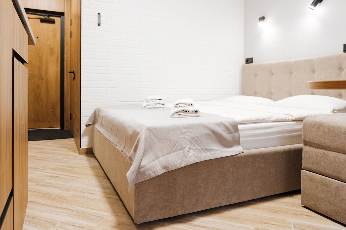 Eenvoudige studio | 1 slaapkamer, een kluis op de kamer, individueel gedecoreerd