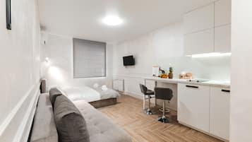 Standard Studio | 1 bedroom, in-room safe, individually decorated, individually furnished