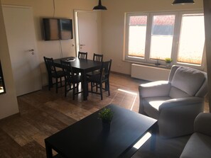 Comfort Condo, 3 Bedrooms, Non Smoking, Kitchen | Cots/infant beds, rollaway beds, free WiFi, bed sheets - Ferienresort Texas MV (Kirch Jesar)