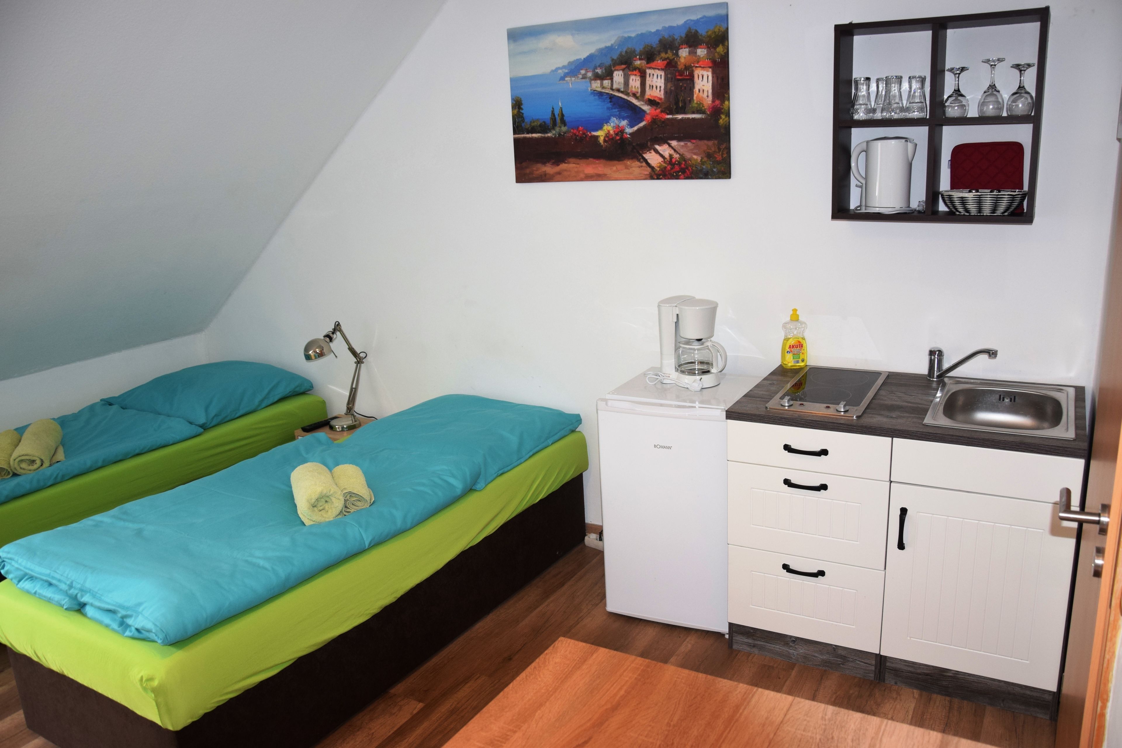 Basic Double Room, 1 Double Bed, Non Smoking | Private kitchenette
