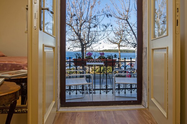 Studio Deluks, balkon, menghadap laut | Pemandangan dari kamar