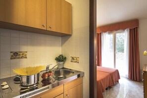 Private kitchenette | Highchair