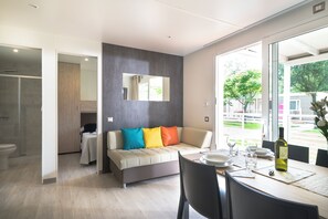 Premium Mobile Home, Pets Allowed | Living area