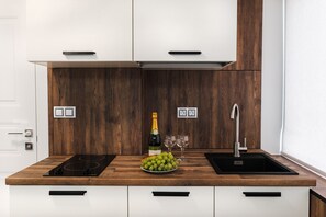 Superior Studio (Velyka Vasylkivska St, 85-87) | Private kitchen | Fridge, microwave, stovetop, electric kettle