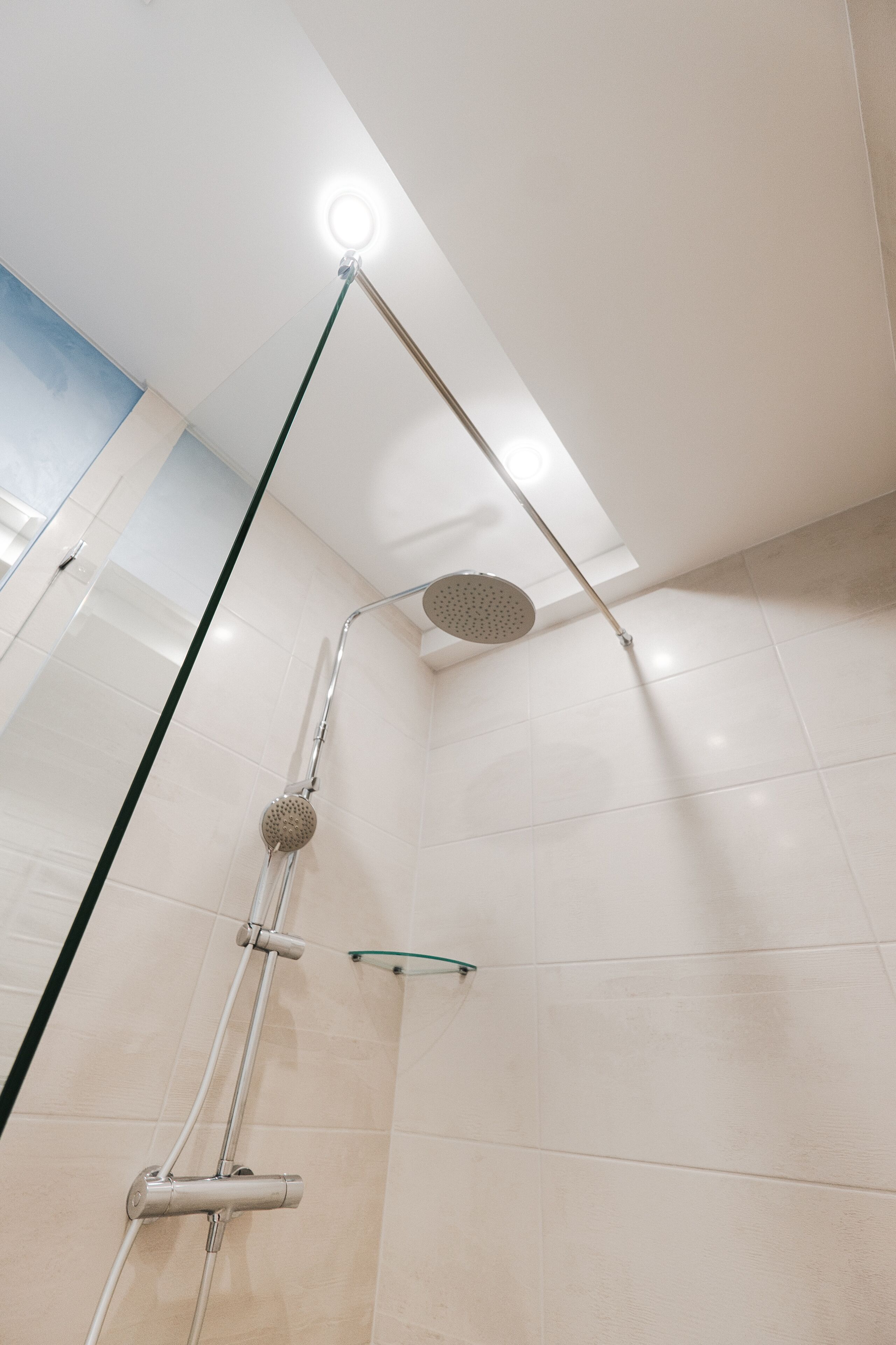Superior Studio (Velyka Vasylkivska St, 85-87) | Bathroom | Shower, rainfall showerhead, free toiletries, hair dryer