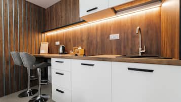 Superior Studio (Velyka Vasylkivska St, 85-87) | Private kitchen | Fridge, microwave, stovetop, electric kettle