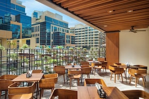3 restaurants, breakfast, lunch, dinner served; international cuisine