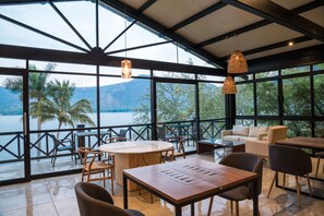 Bar (en la propiedad)