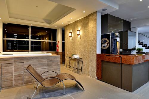 Indoor spa tub