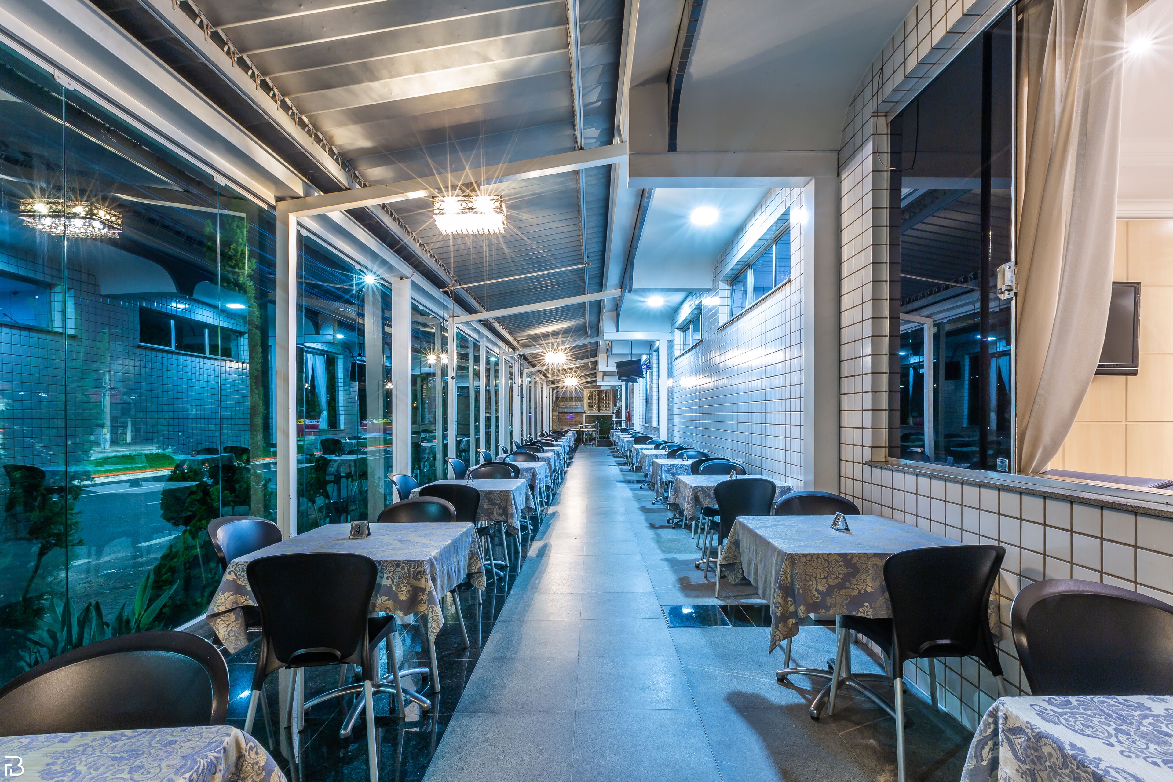 breakfast, lunch and dinner served