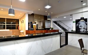 Bar (en el alojamiento)